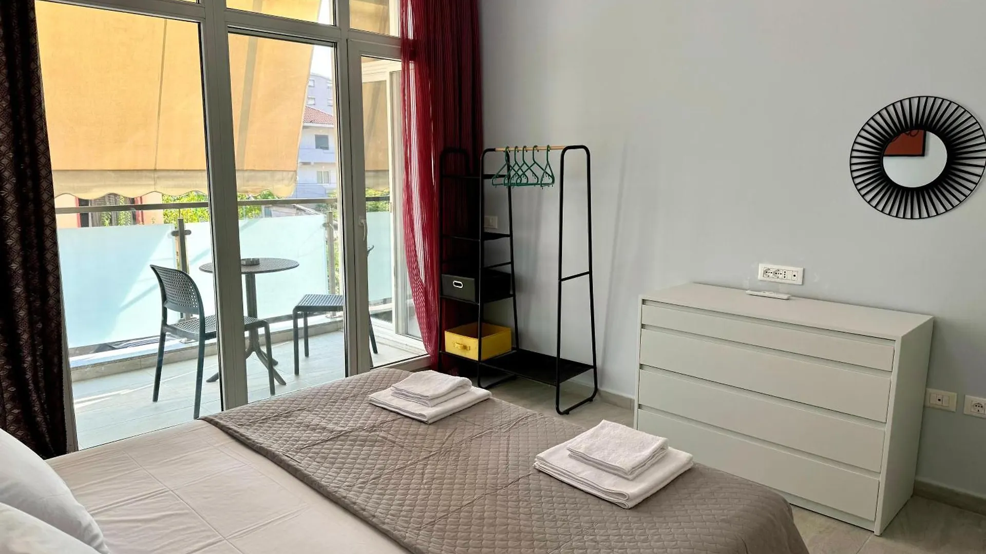 Kika Complex 2 Sunny Balcony Apartment Tirana